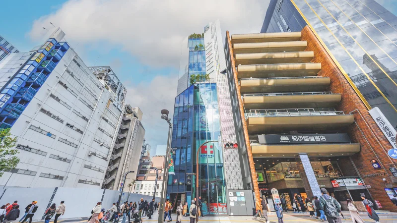 新宿I’S歯科・矯正歯科の外観